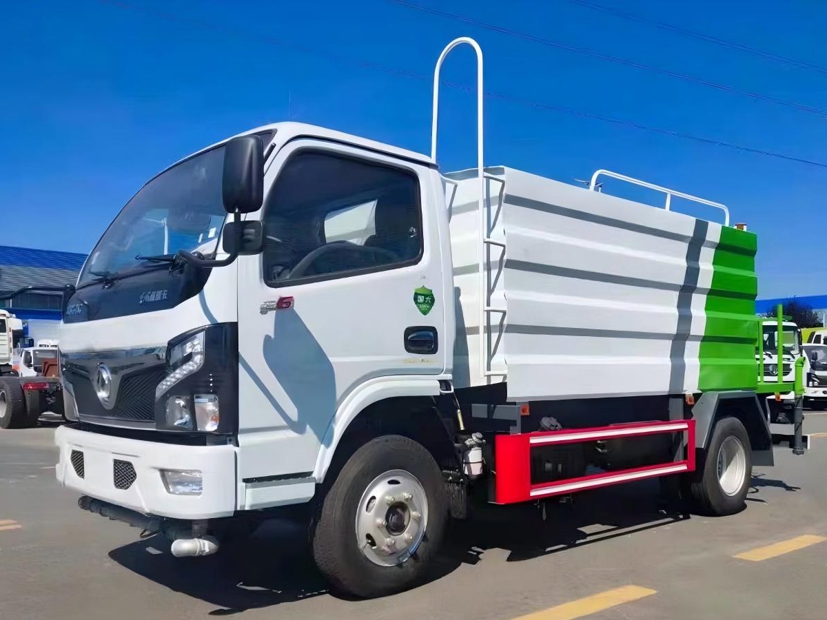 5-7-Cubic-Meter Sprinkler Truck