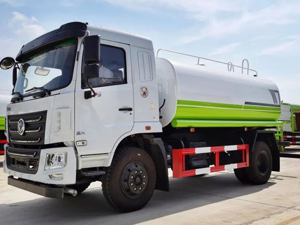 12-Cubic-Meter Sprinkler Truck