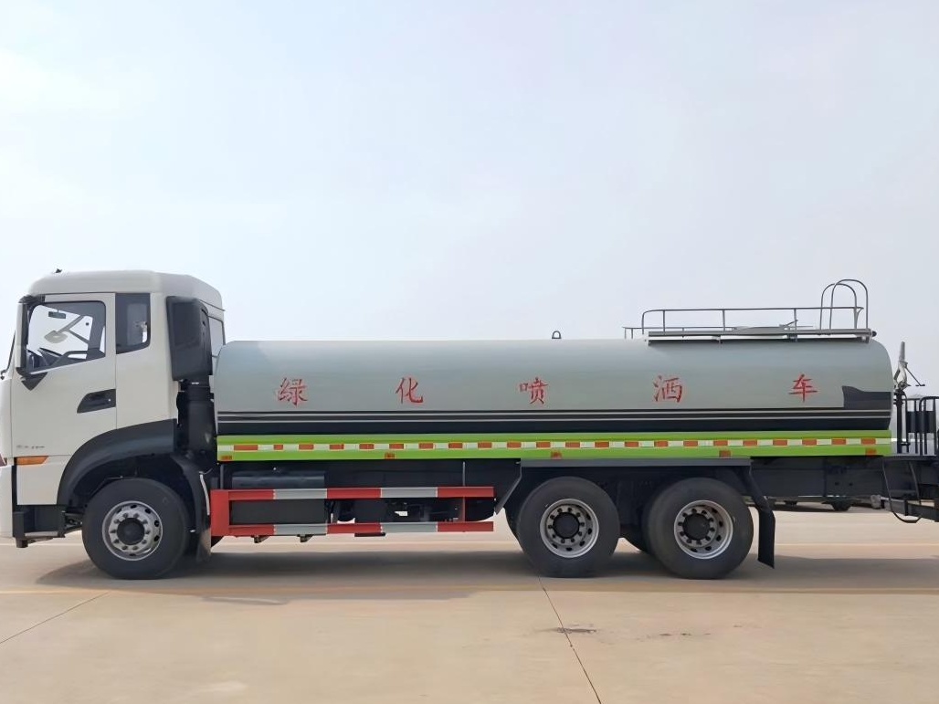 18-20-Cubic-Meter Sprinkler Truck 2
