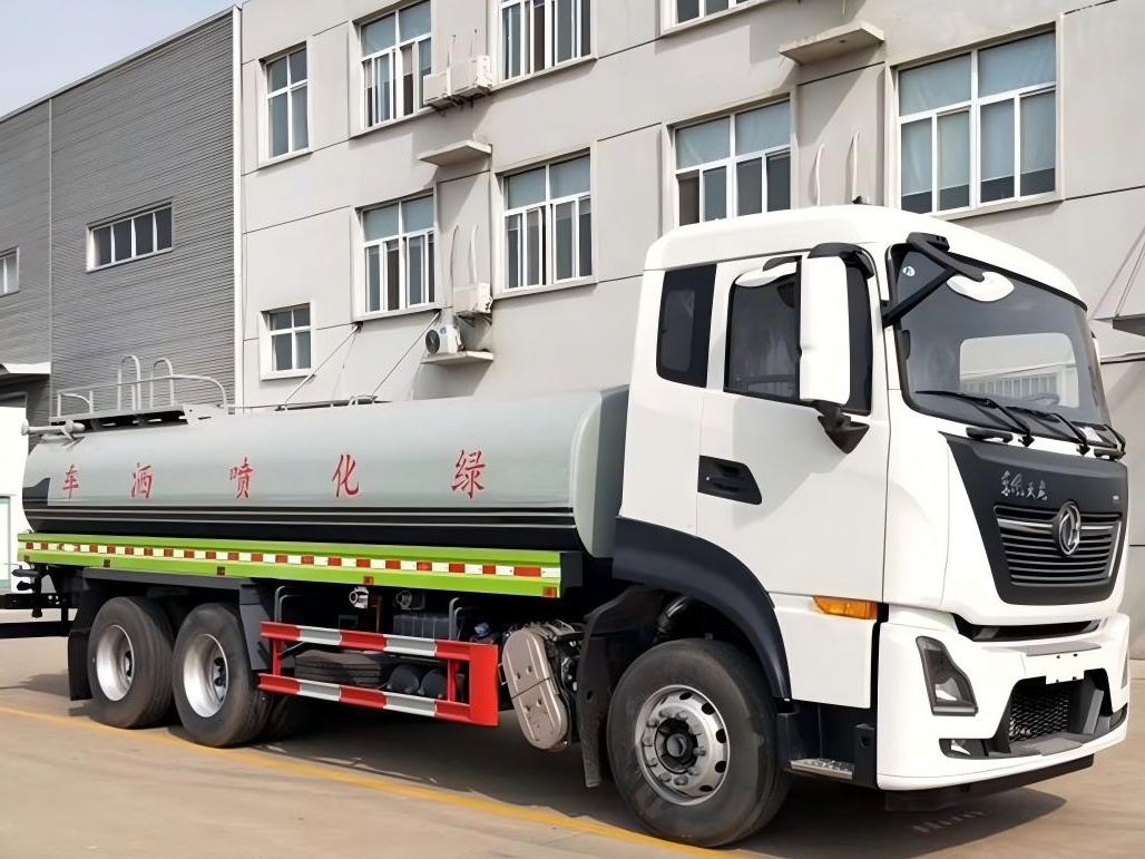 18-20-Cubic-Meter Sprinkler Truck 4