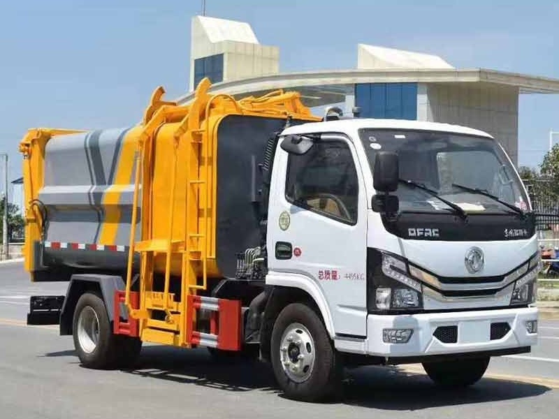 Side-Loading Refuse Truck 2