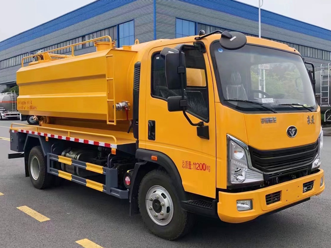 10-Cubic-Meter Sewage Suction Truck 2