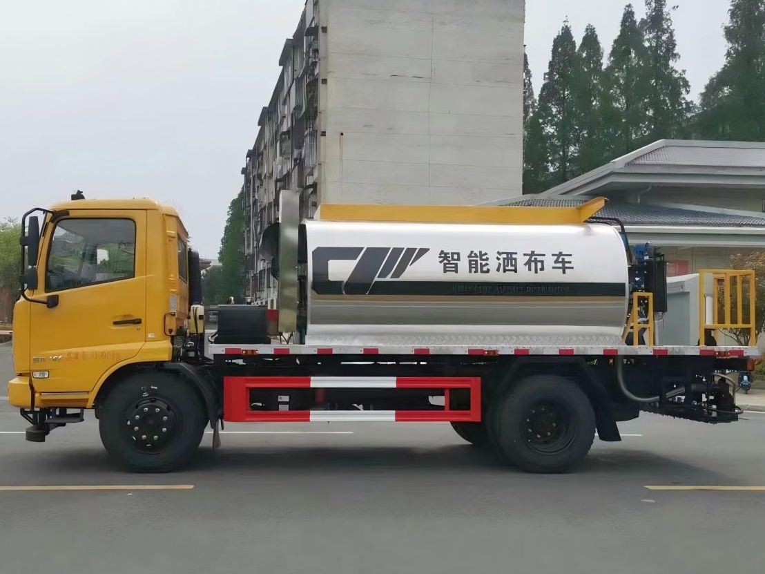 S1 Asphalt distributor truck 2