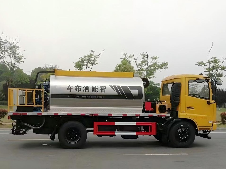 S1 Asphalt distributor truck 4