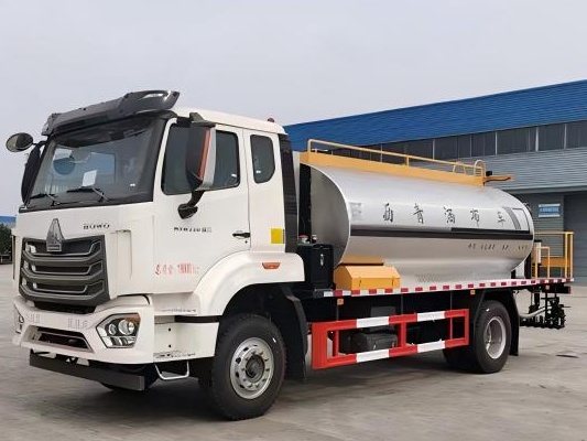 10-12-Cubic-Meter Asphalt distributor truck