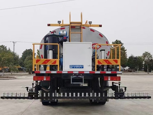 10-12-Cubic-Meter Asphalt distributor truck 5