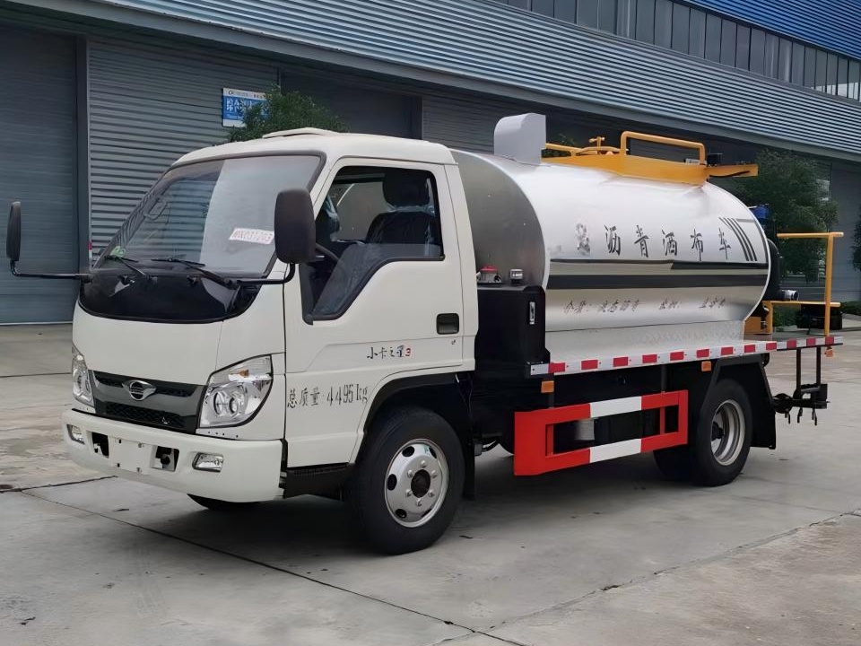 3-Cubic-Meter Asphalt distributor truck