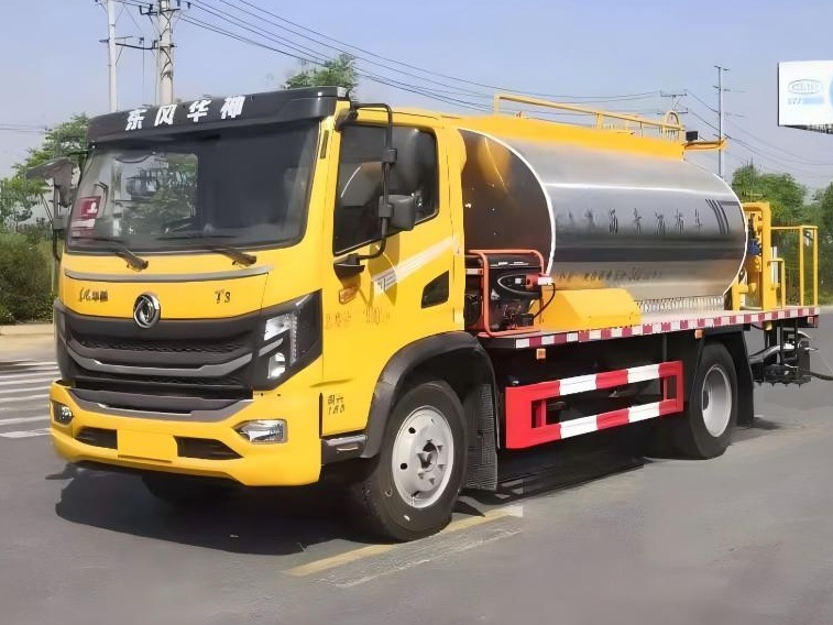 6-Cubic-Meter Asphalt distributor truck