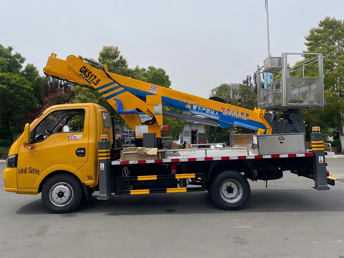 17.5-meter Aerial work vehicle 2