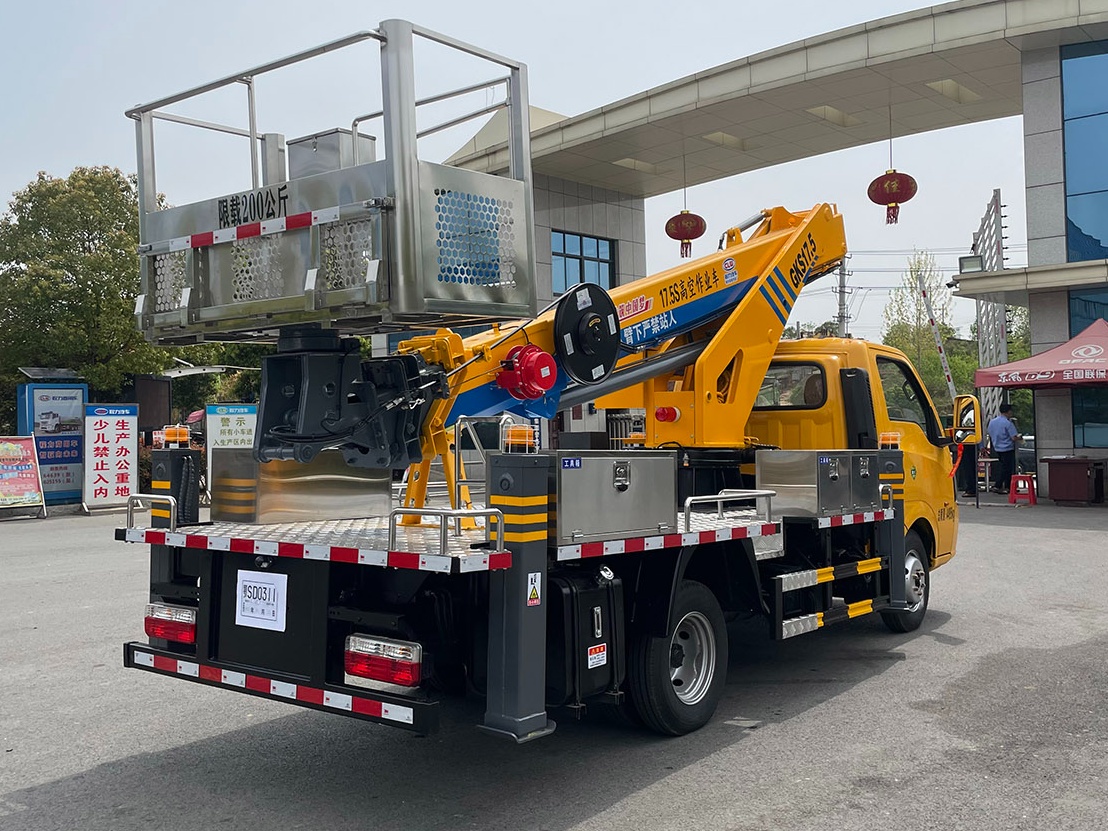 17.5-meter Aerial work vehicle 3
