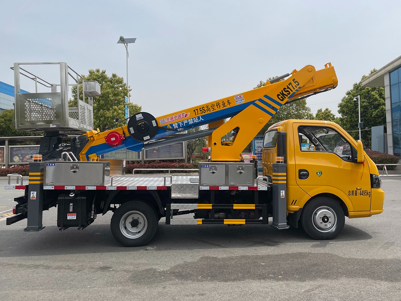 17.5-meter Aerial work vehicle 4