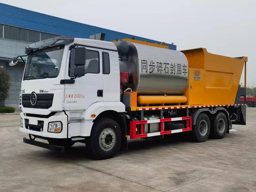 LQ-2 sphalt-on-gravel synchronous seal coat truck