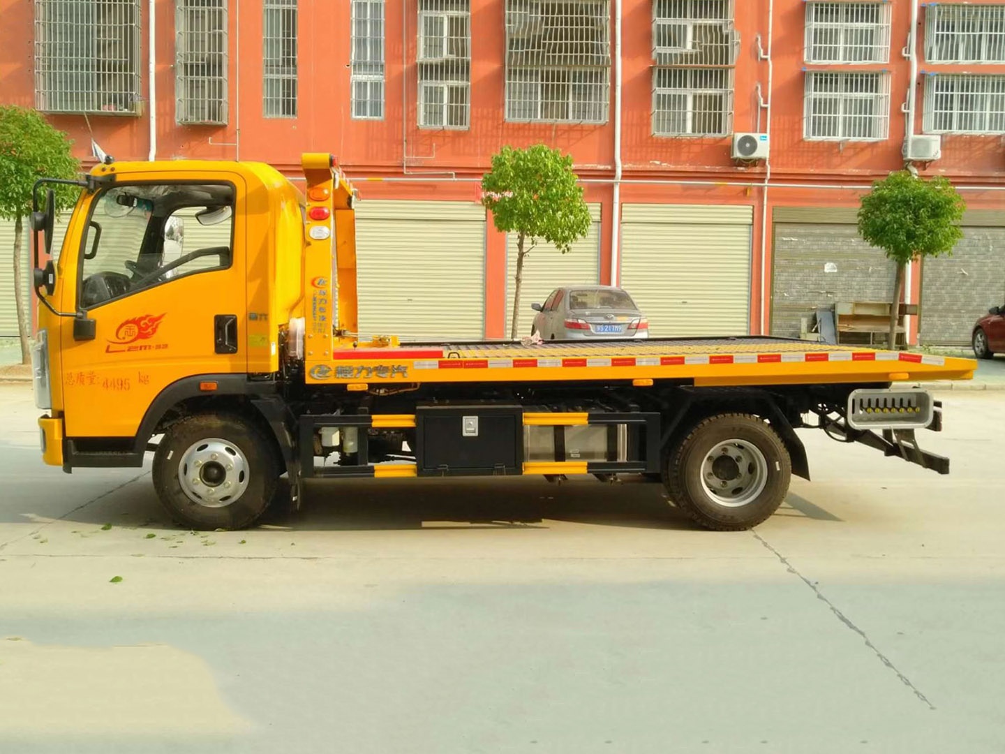 ZQ Wrecker Truck 2