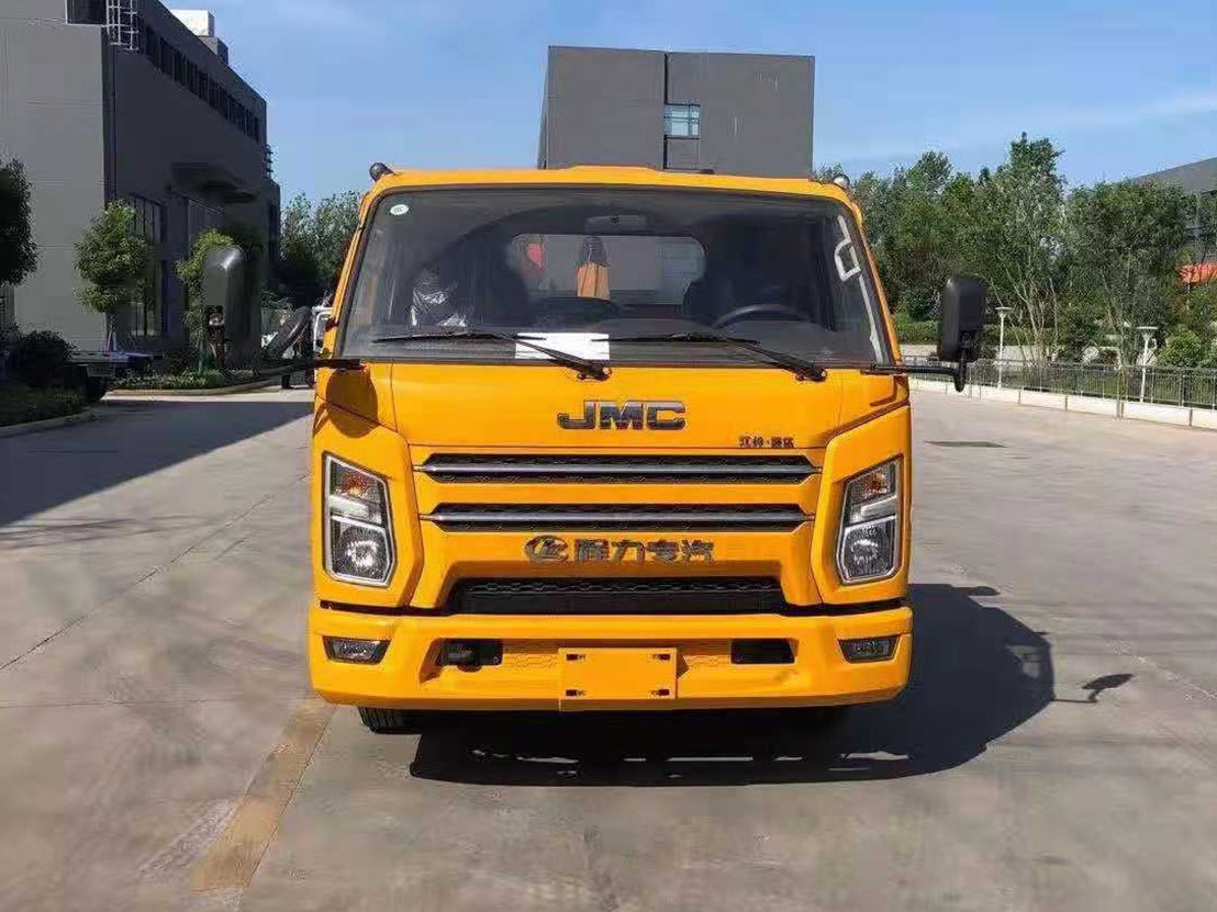 N600 (Wide-body) Towing and Recovery All-Terrain Vehicle 3