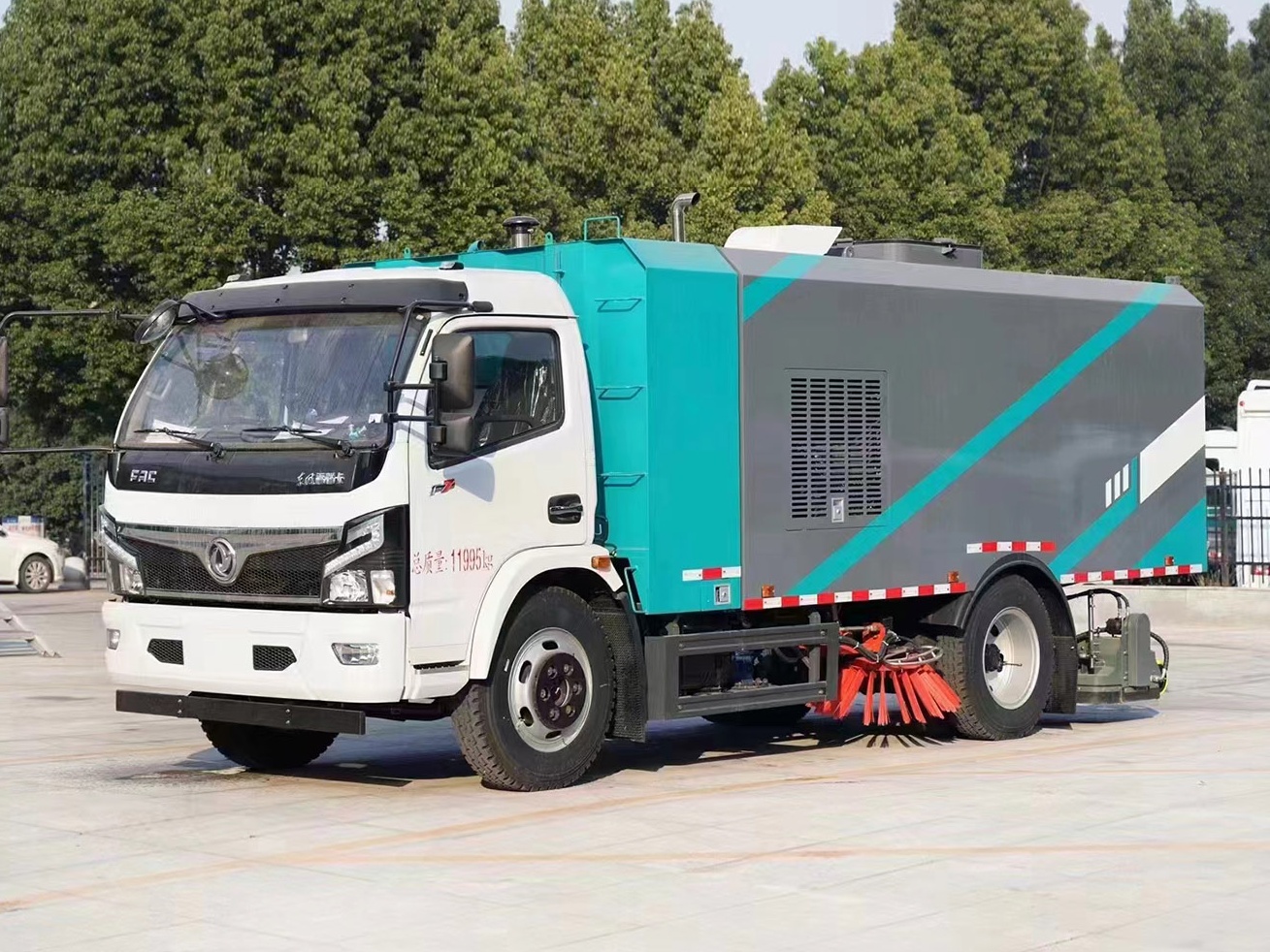 Wet/dry street sweeper