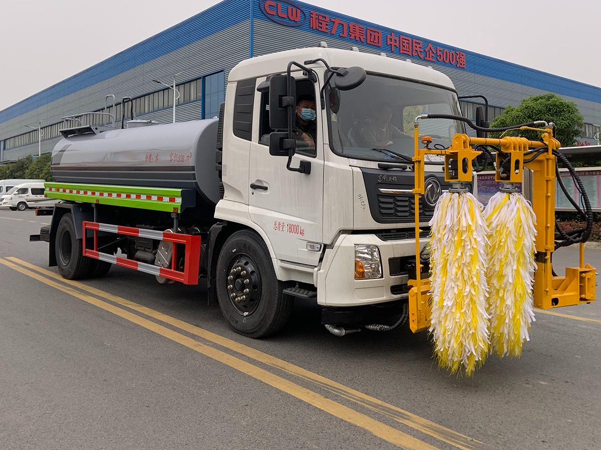 HL-01 Guardrail Cleaning Truck 2