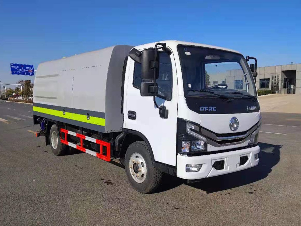 HL-02 Guardrail Cleaning Truck 2