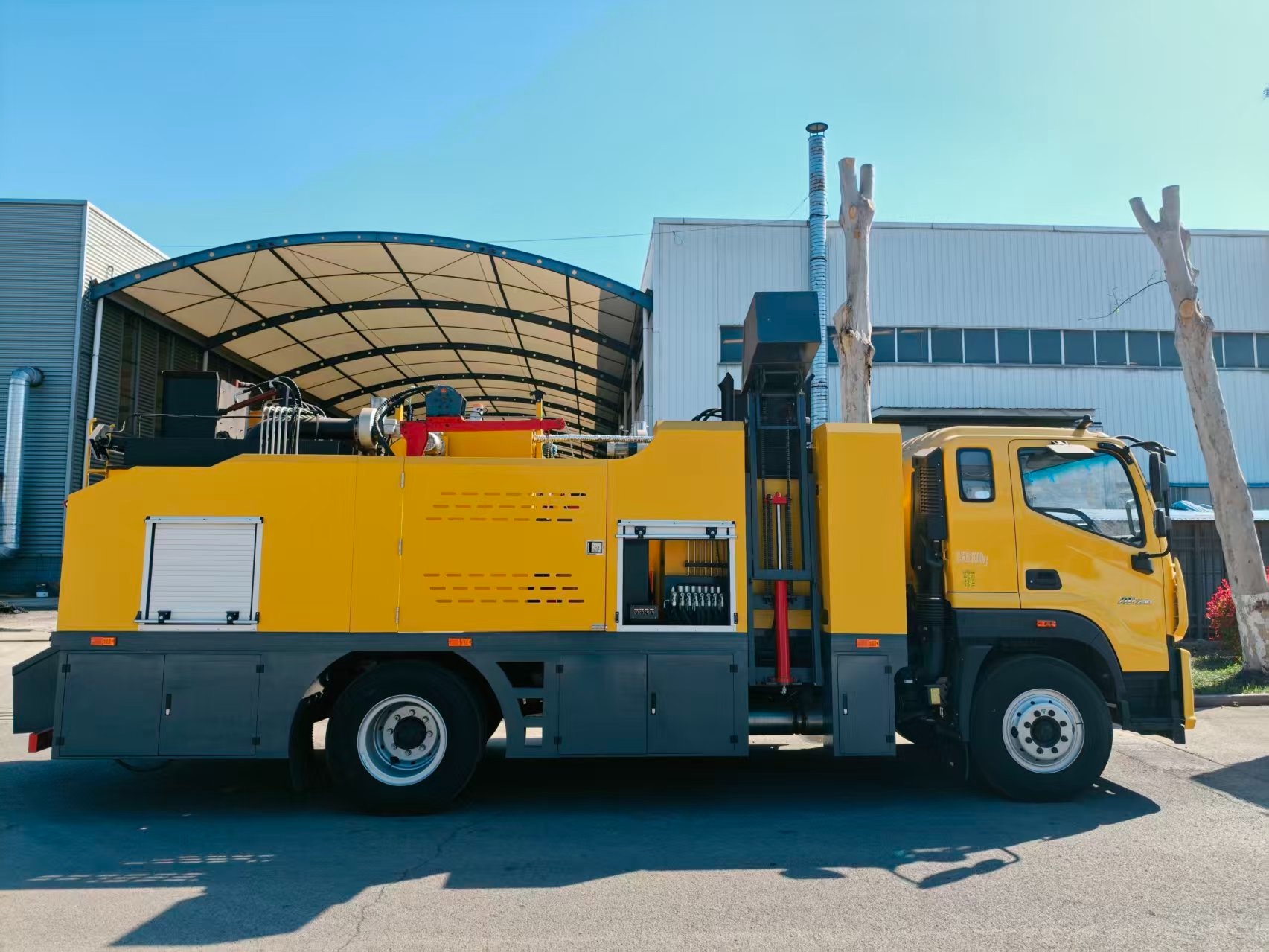 SYL5180TXB6 Vertical Asphalt Pavement Hot Recycling Repair Vehicle 2