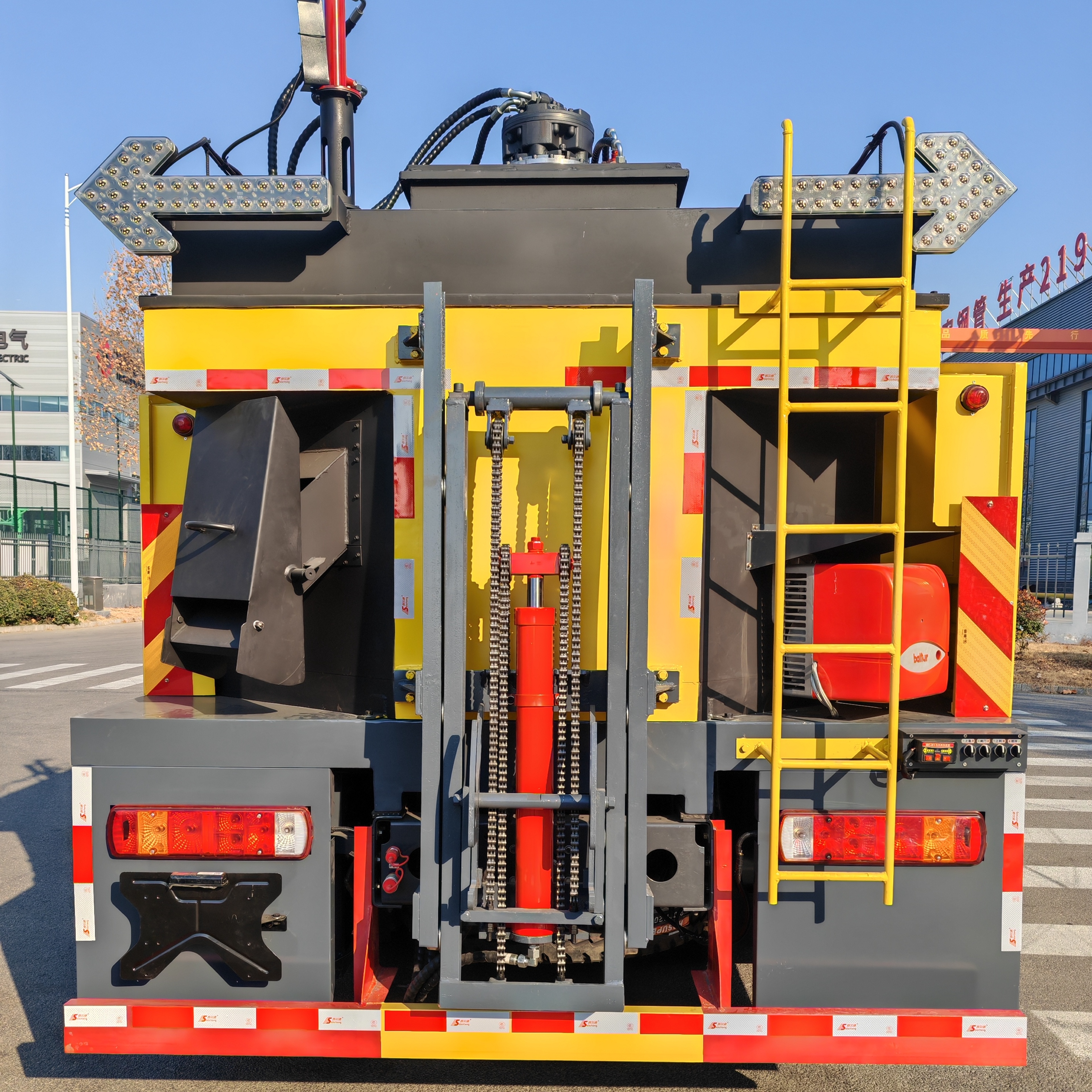 SYL5161TXB6 Single-Drum Asphalt Pavement Hot Recycling and Repair Machine 5