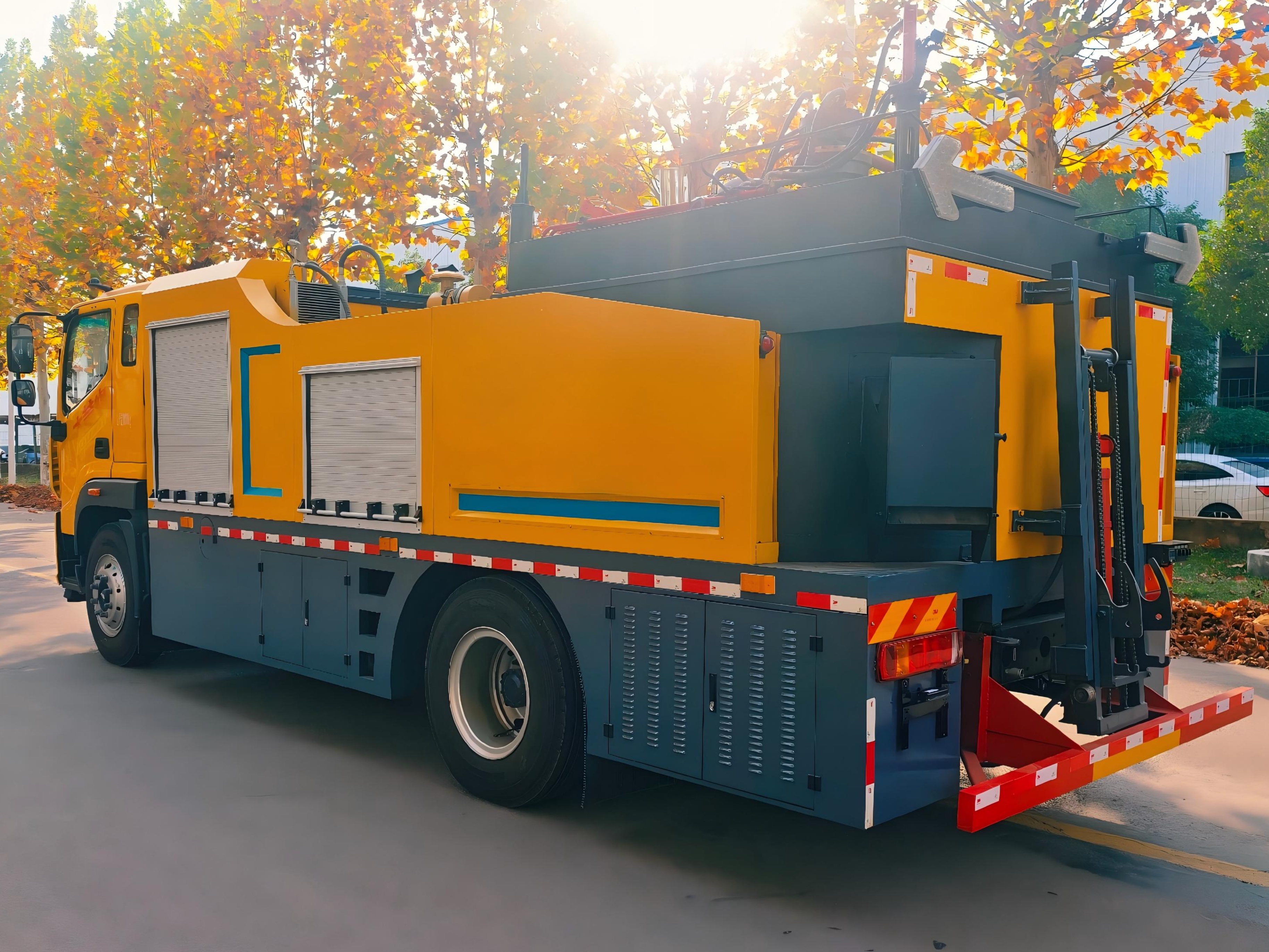 SYL5181TXB6 Single-Drum Asphalt Pavement Hot Recycling and Repair Machine 2