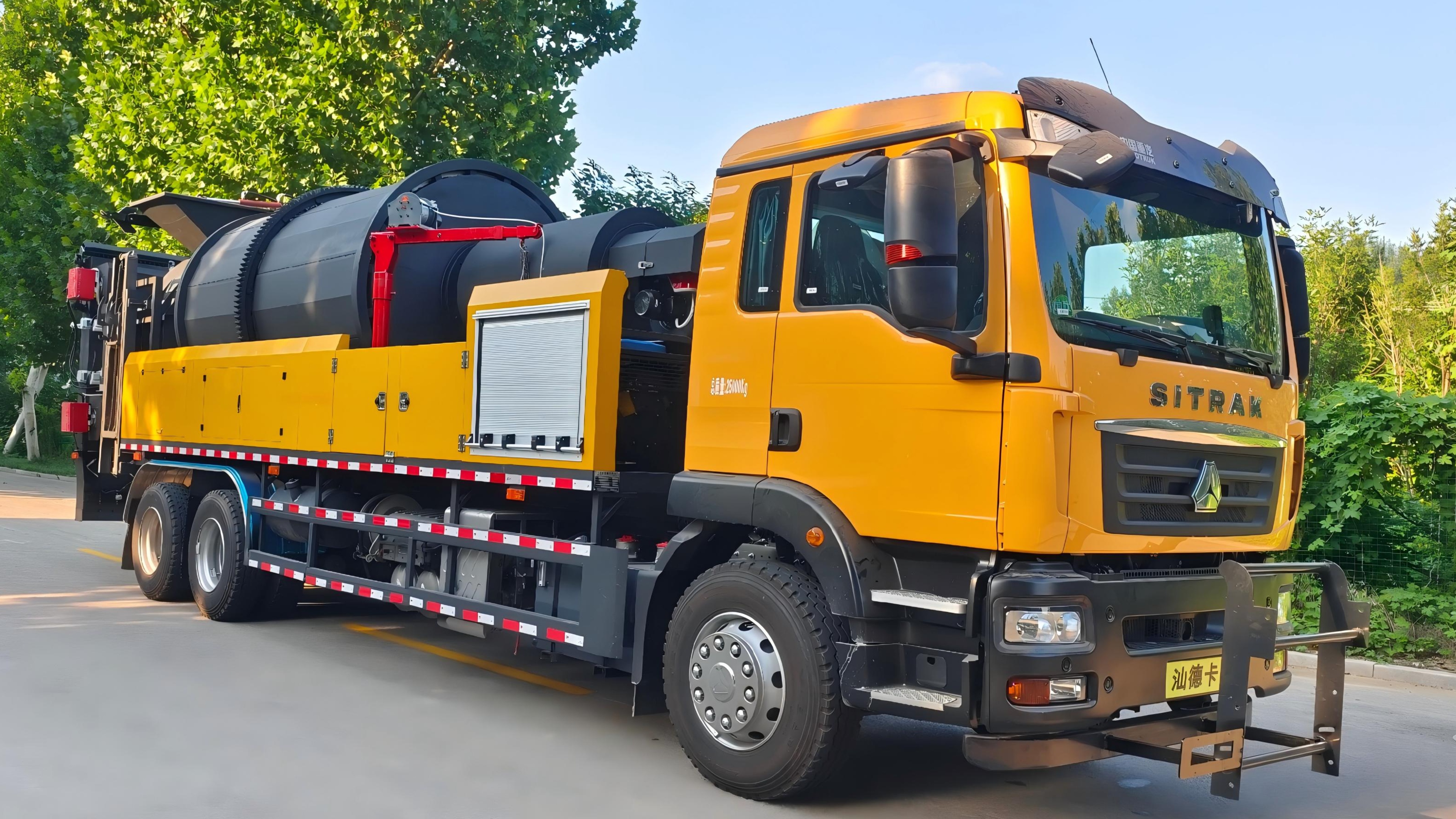 SYL5251TXB6 Asphalt Hot Recycling and Repair Vehicle Equipped with a Heating Wall 3