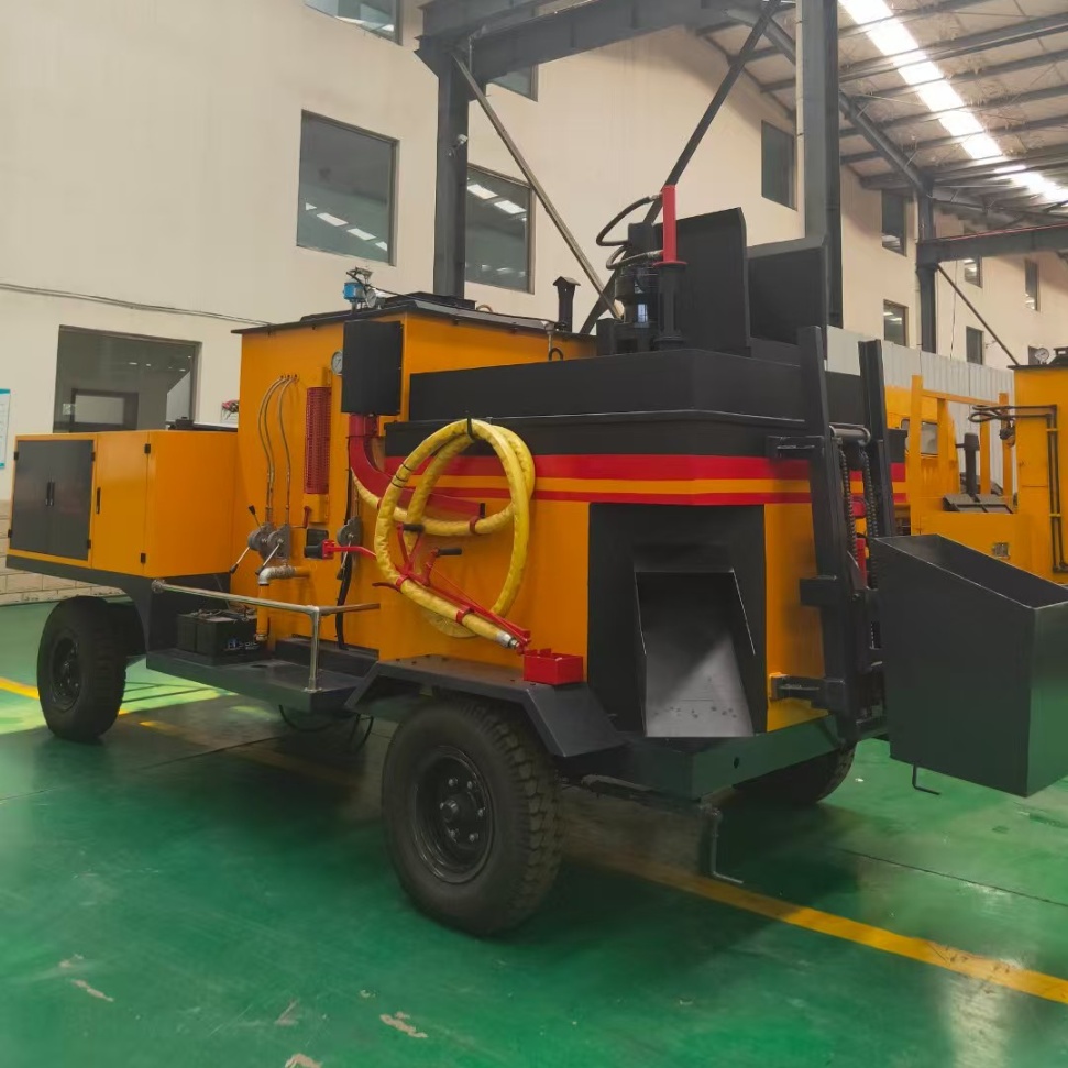 Tow-Type Asphalt Pavement Hot Recycling Repair Vehicle